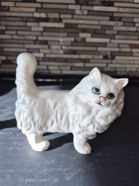 Vintage Beswich White Persian Kitten